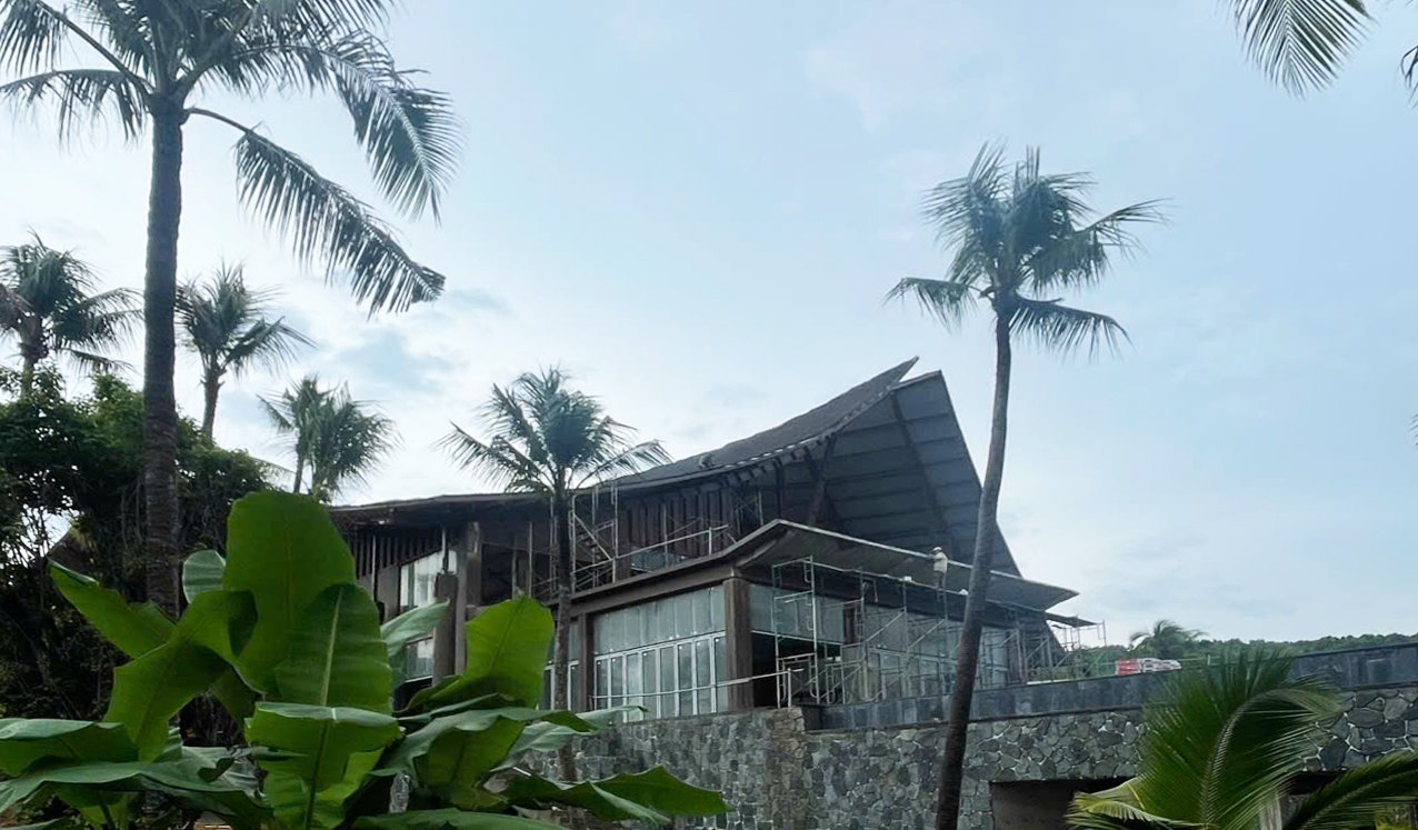 Clubhouse 2D, Hon Thom - construction