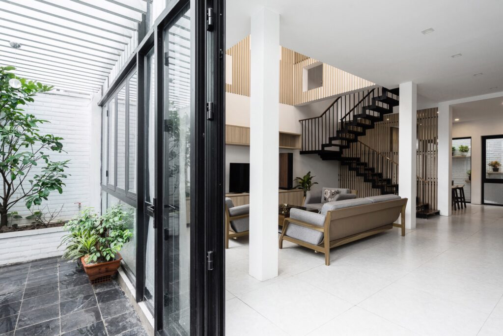 TH House