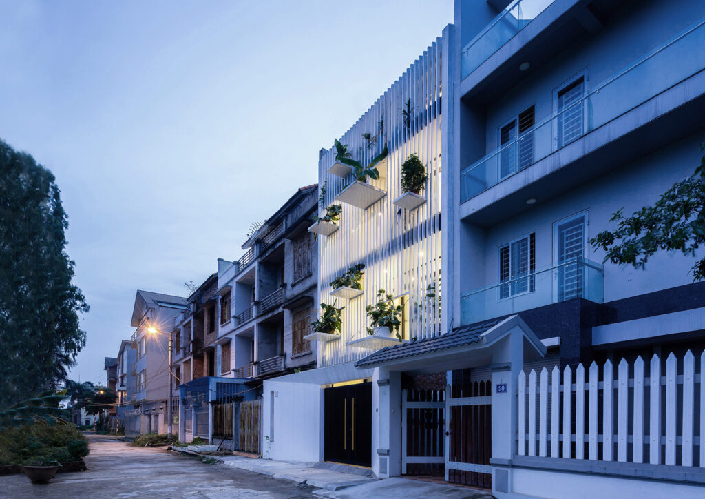 TH House